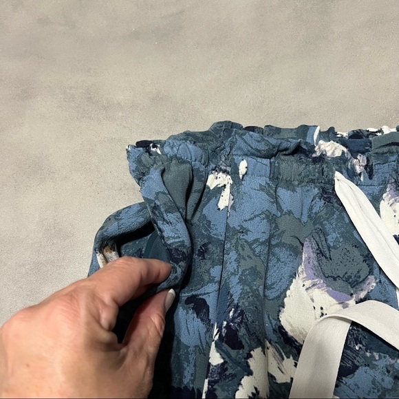 ARITZIA WILFRED Montrouge Crepe Shorts - Picture 3 of 5